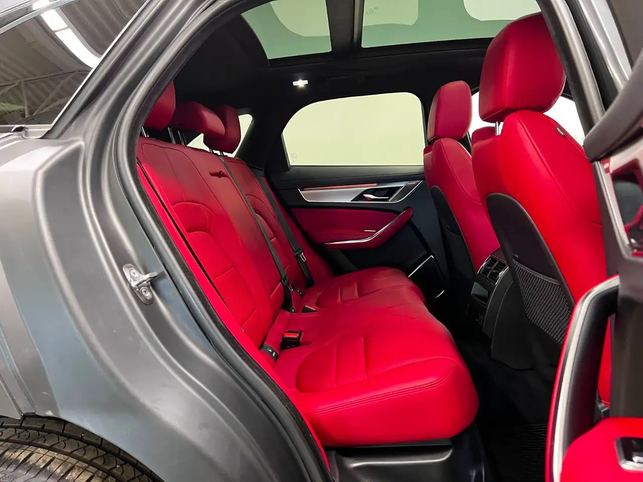 Jaguar F-Pace снимка Jaguar F-Pace