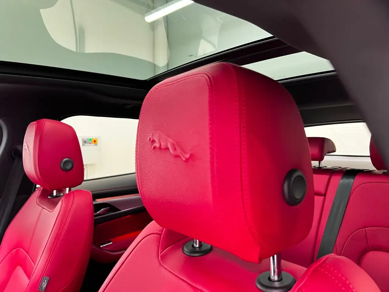 Jaguar F-Pace снимка Jaguar F-Pace