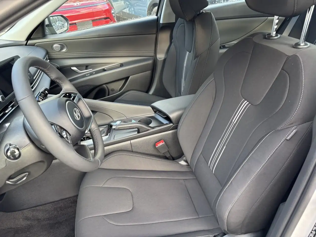 Hyundai ELANTRA снимка Hyundai ELANTRA