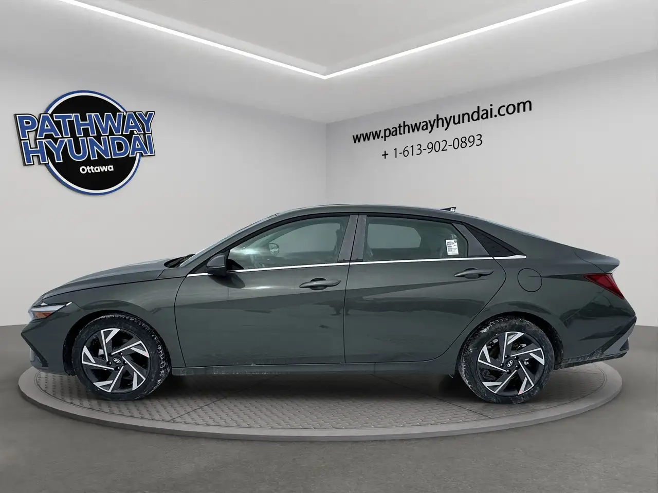 Hyundai ELANTRA photo Hyundai ELANTRA