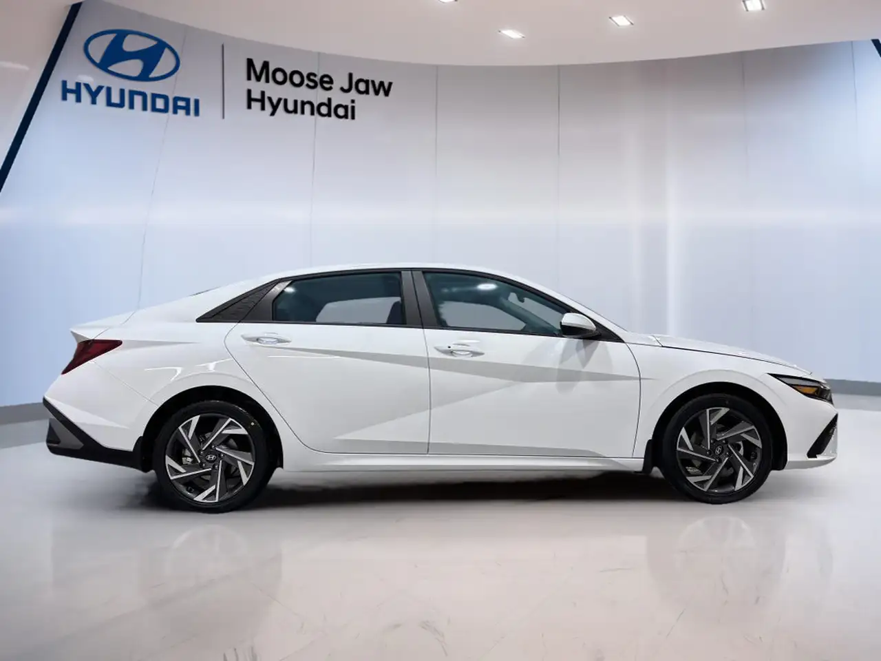 Hyundai ELANTRA photo Hyundai ELANTRA