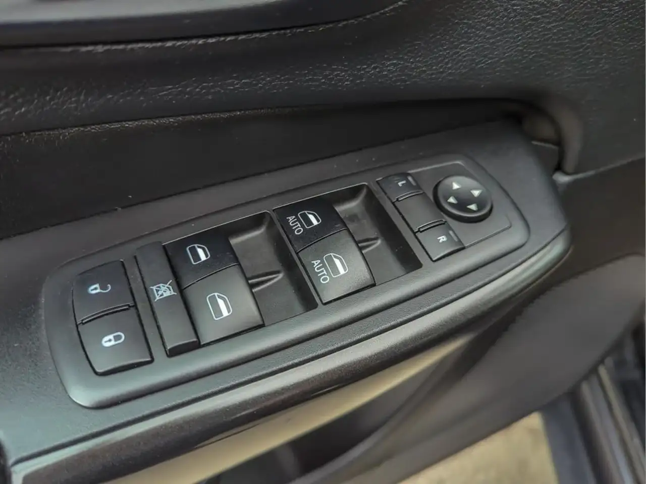 Jeep Cherokee снимка Jeep Cherokee