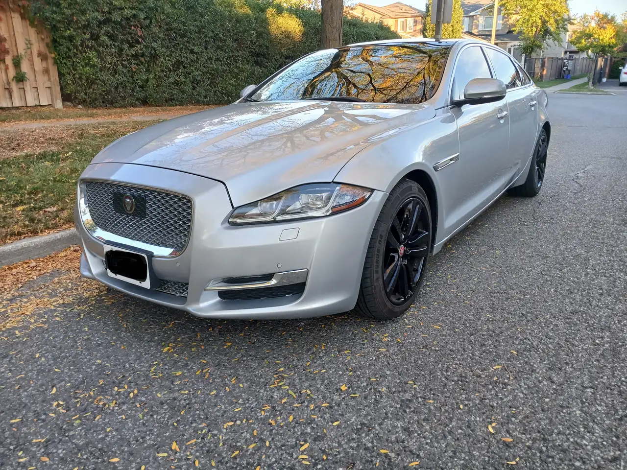 Jaguar XJ photo Jaguar XJ