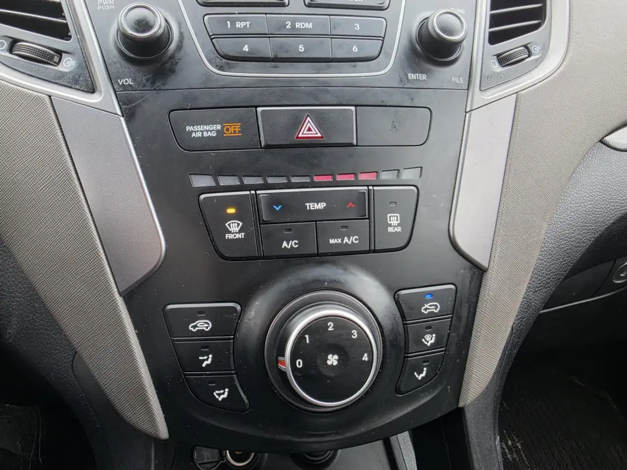 Hyundai SANTA FE снимка Hyundai SANTA FE