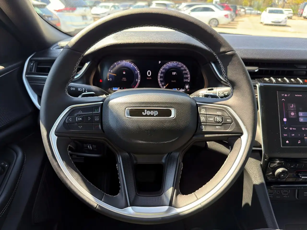 Jeep Grand Cherokee снимка Jeep Grand Cherokee