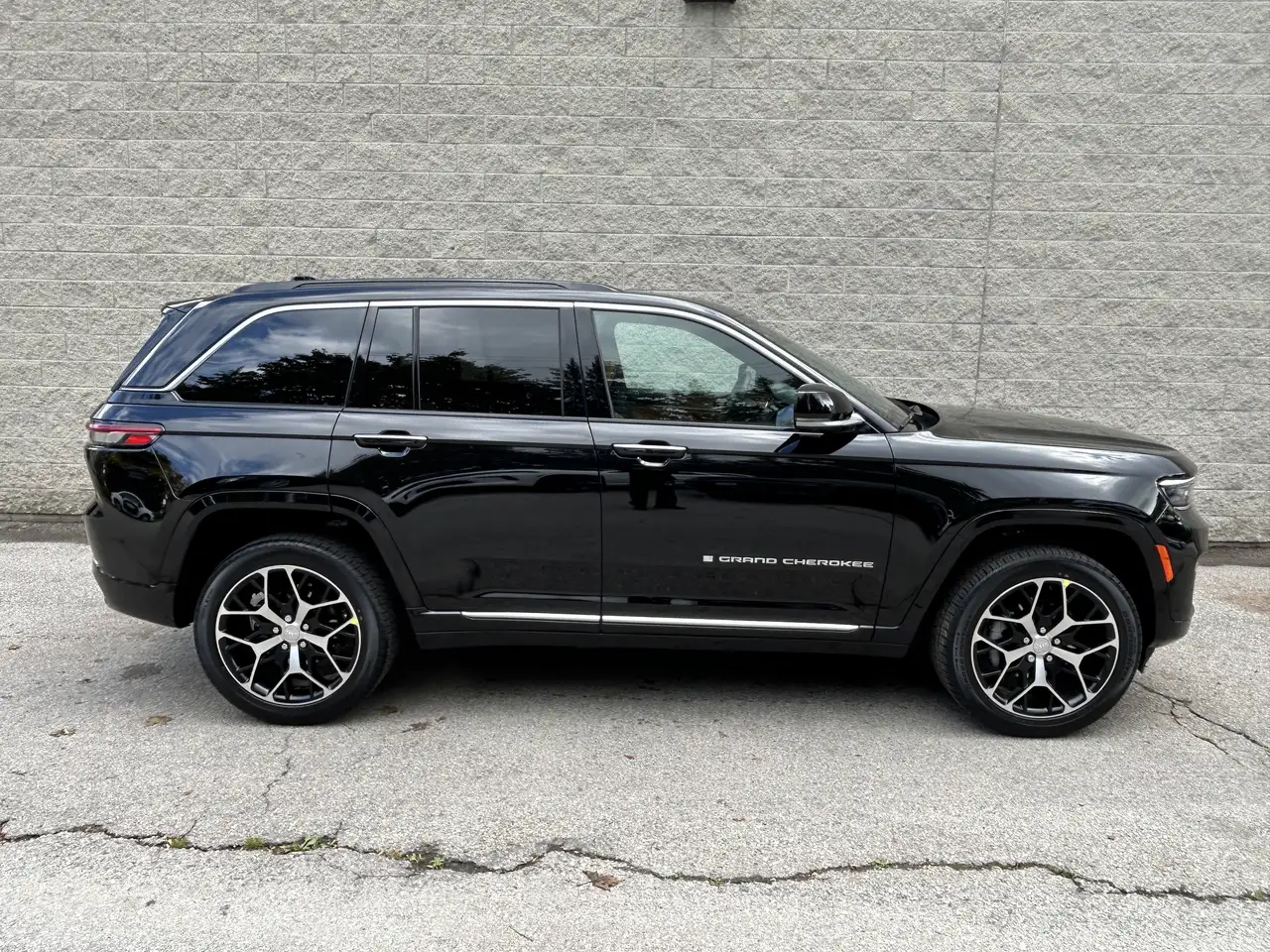 Jeep Grand Cherokee снимка Jeep Grand Cherokee