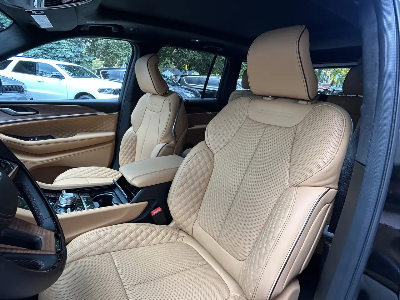 Jeep Grand Cherokee снимка Jeep Grand Cherokee