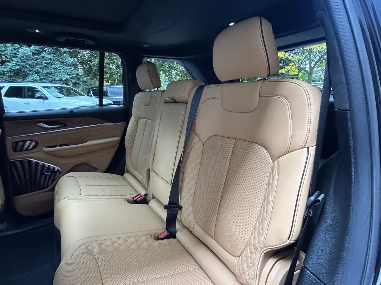 Jeep Grand Cherokee снимка Jeep Grand Cherokee