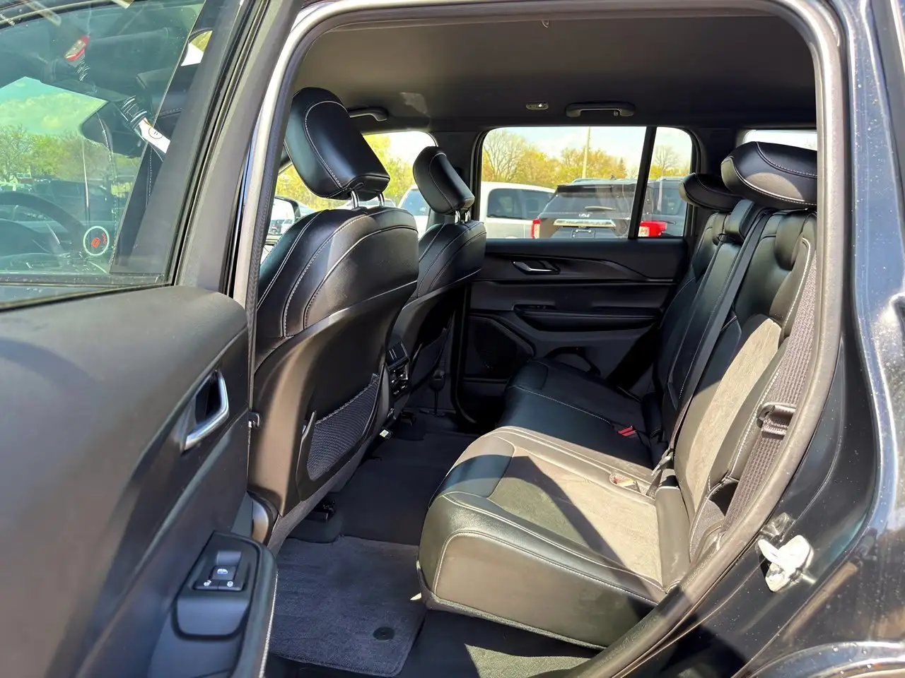 Jeep Grand Cherokee снимка Jeep Grand Cherokee