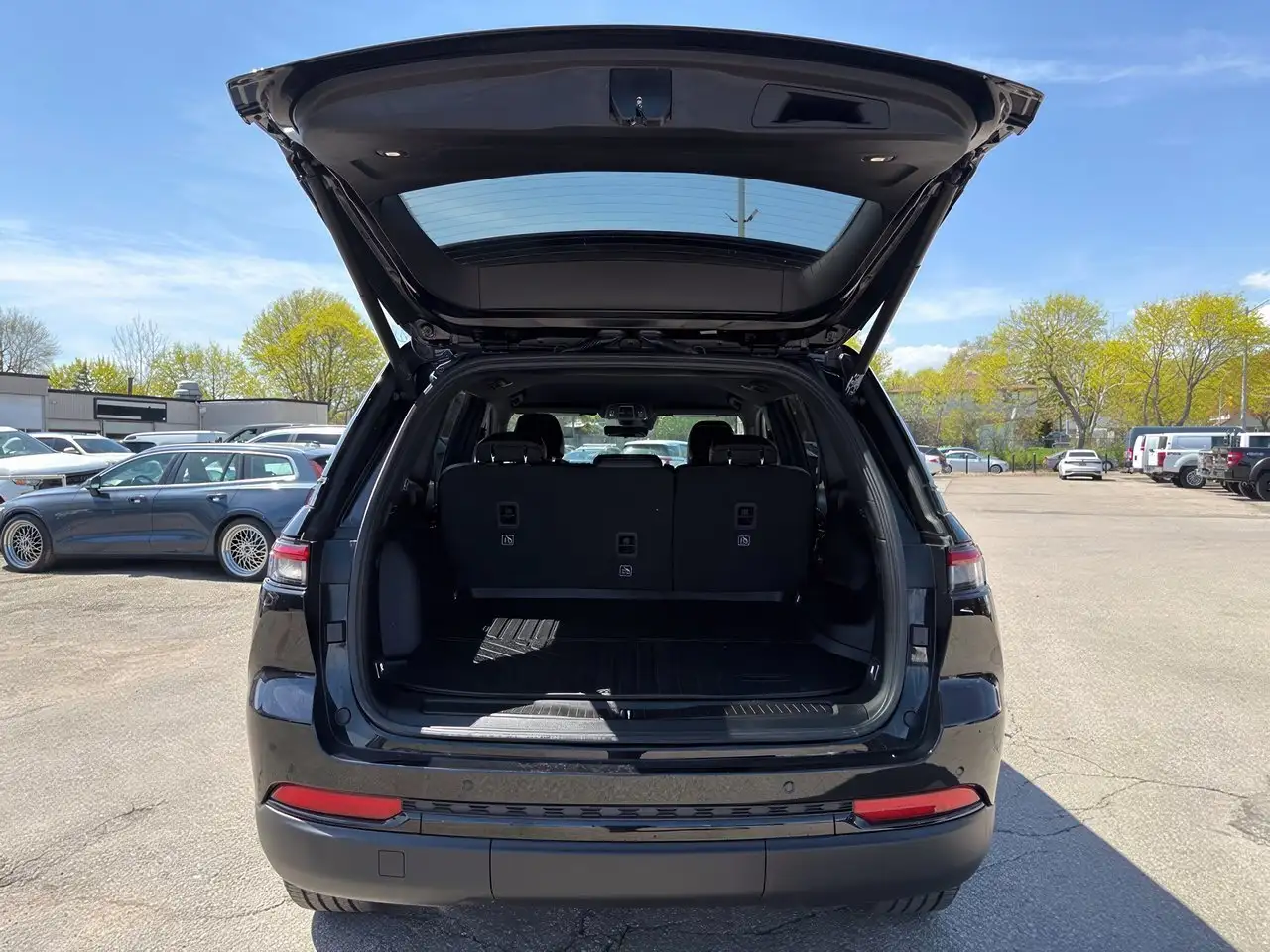 Jeep Grand Cherokee снимка Jeep Grand Cherokee