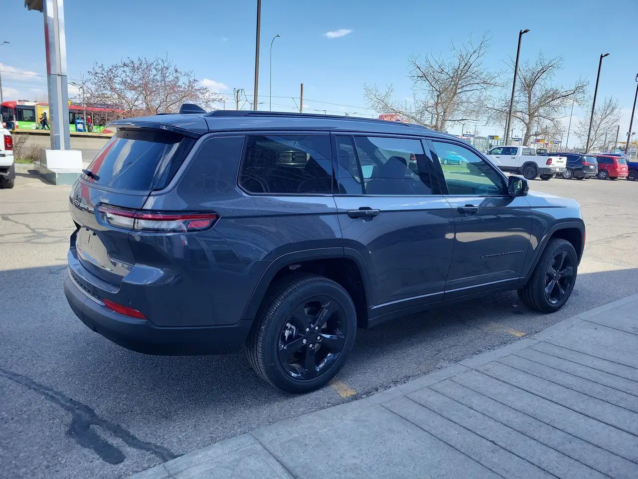 Jeep Grand Cherokee снимка Jeep Grand Cherokee