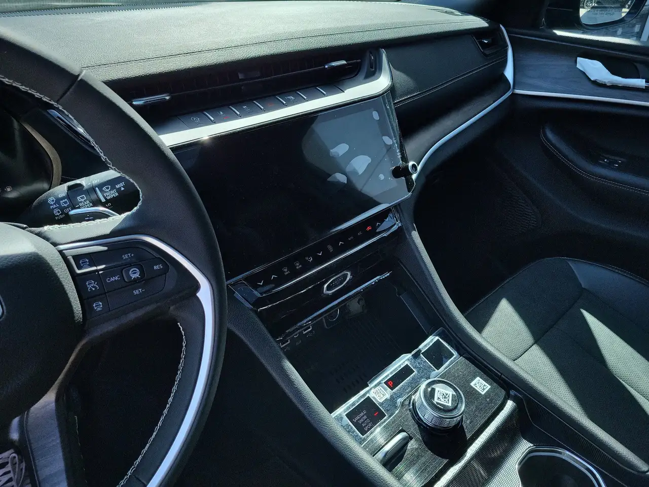 Jeep Grand Cherokee снимка Jeep Grand Cherokee