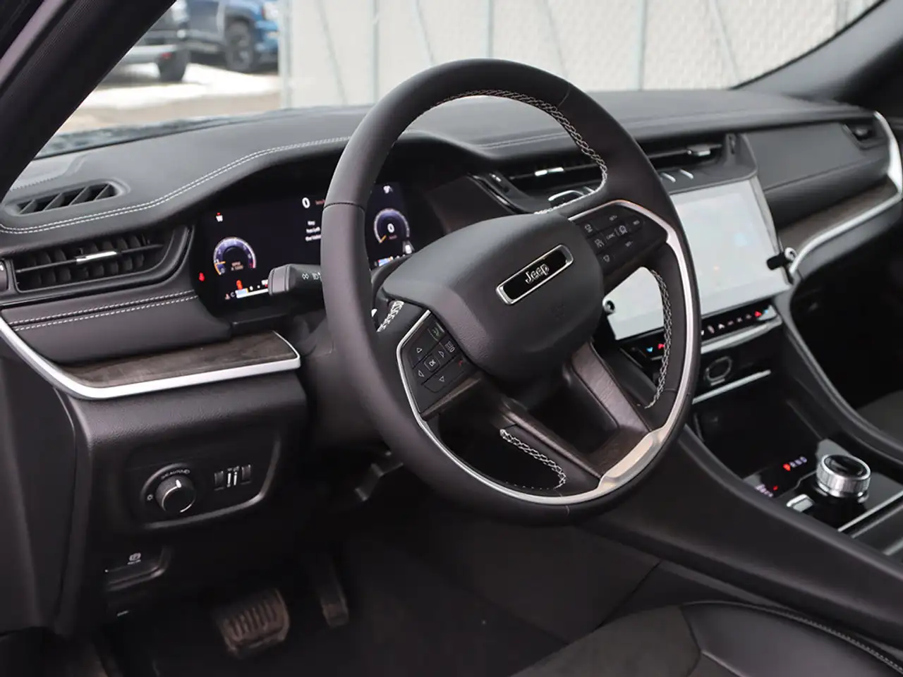 Jeep Grand Cherokee photo Jeep Grand Cherokee