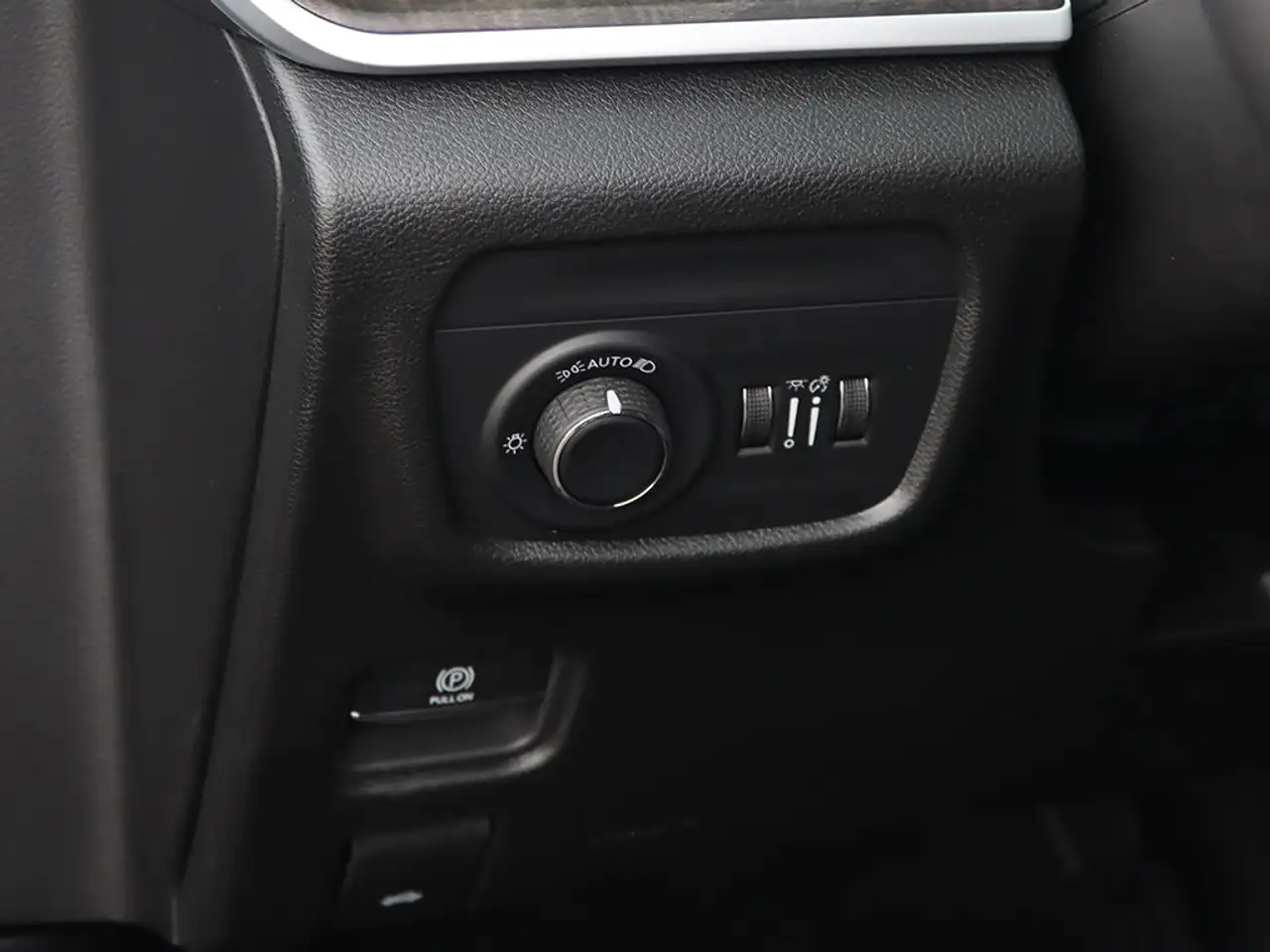 Jeep Grand Cherokee photo Jeep Grand Cherokee