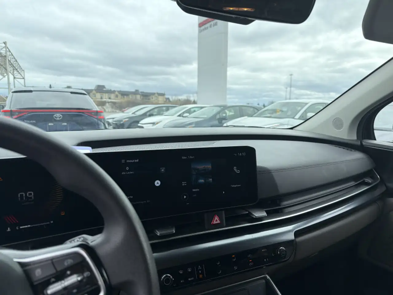Kia Carnival photo Kia Carnival