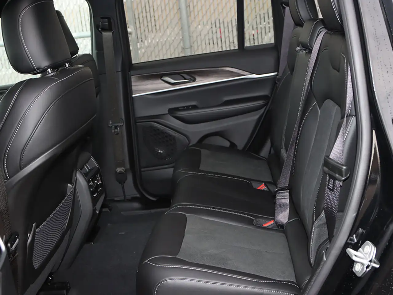Jeep Grand Cherokee photo Jeep Grand Cherokee