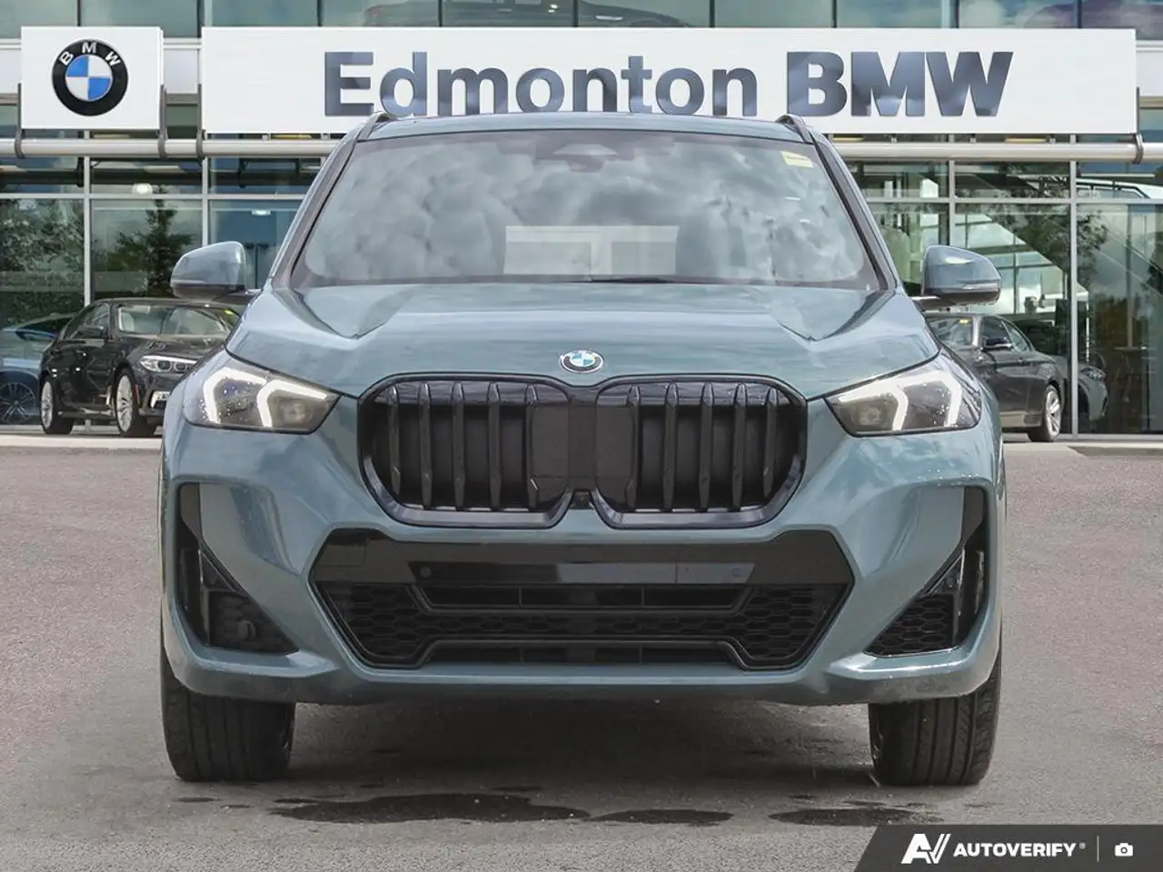 BMW X1 снимка BMW X1