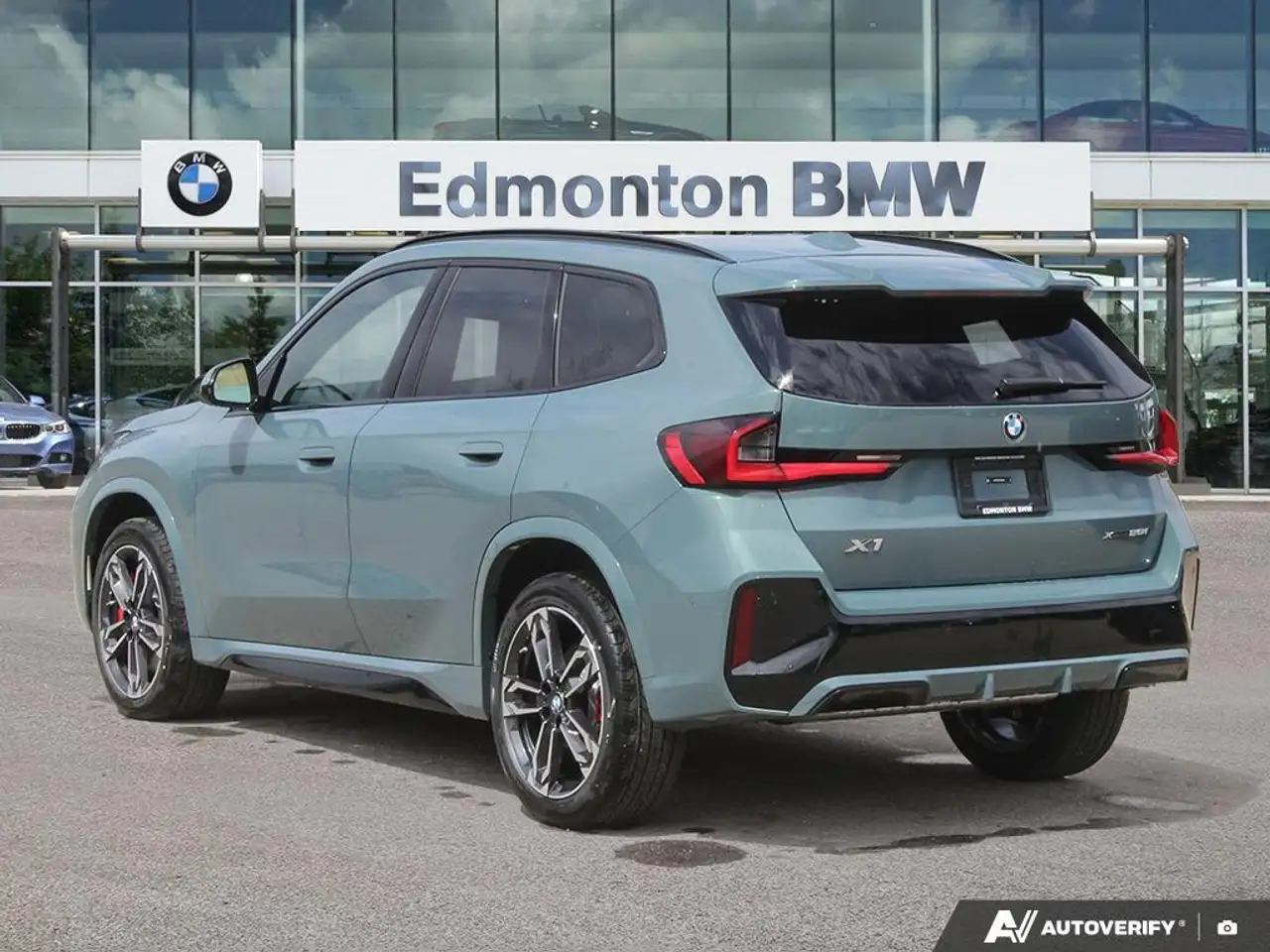BMW X1 снимка BMW X1