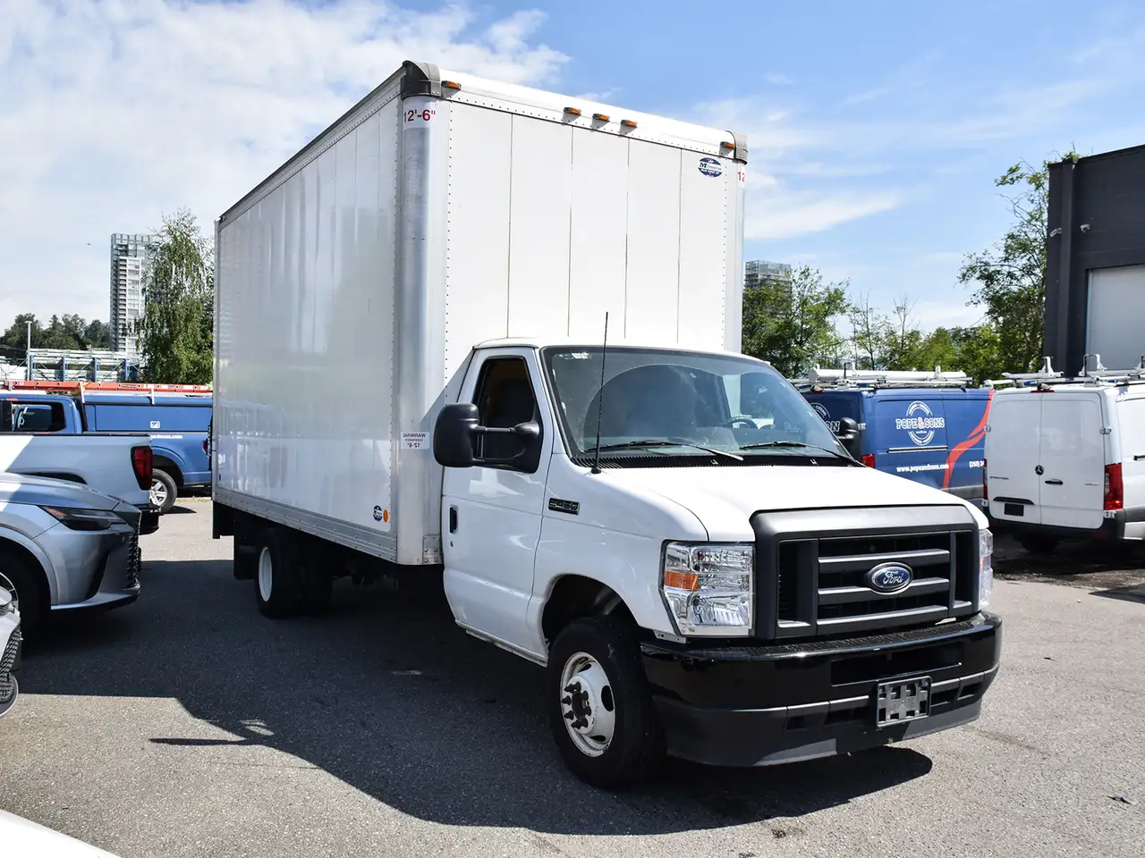 Ford E-Series Cutaway photo Ford E-Series Cutaway