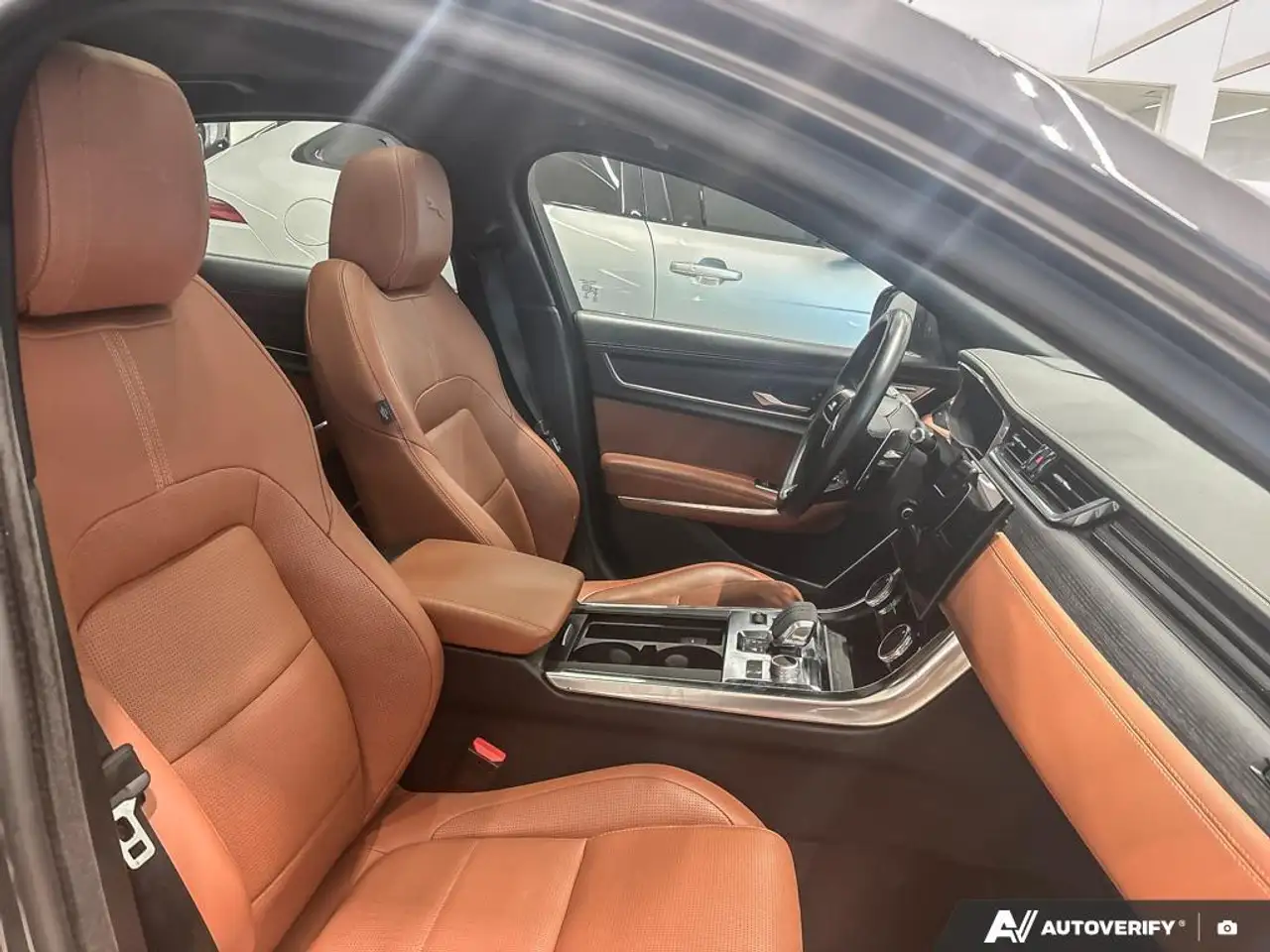 Jaguar XF fotografie Jaguar XF