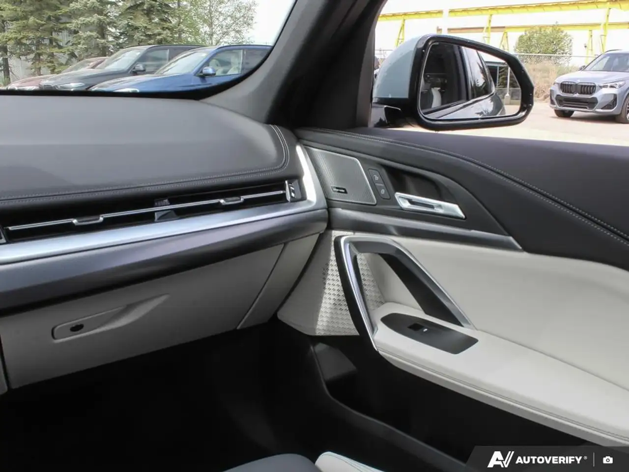 BMW X1 снимка BMW X1