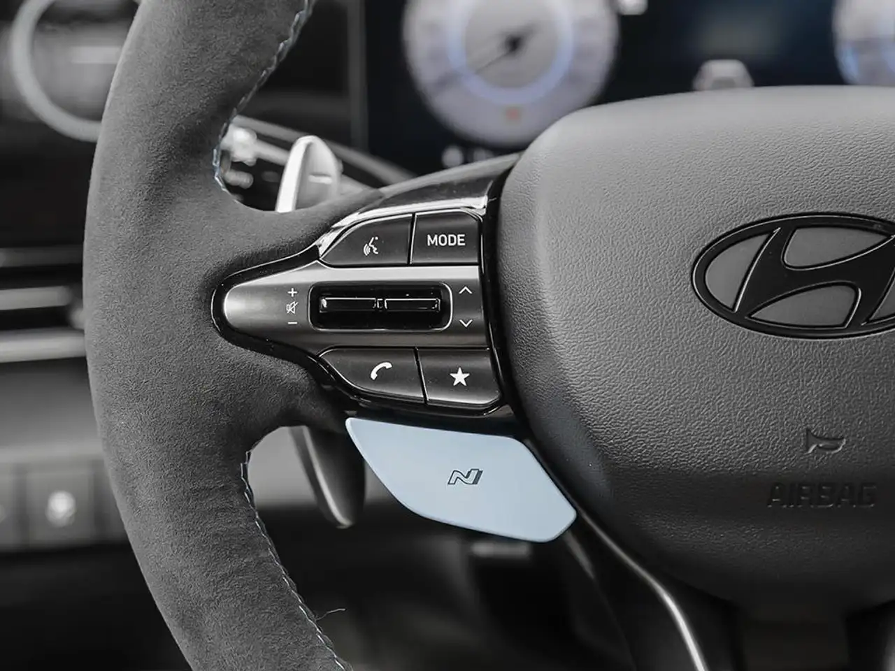 Hyundai ELANTRA photo Hyundai ELANTRA