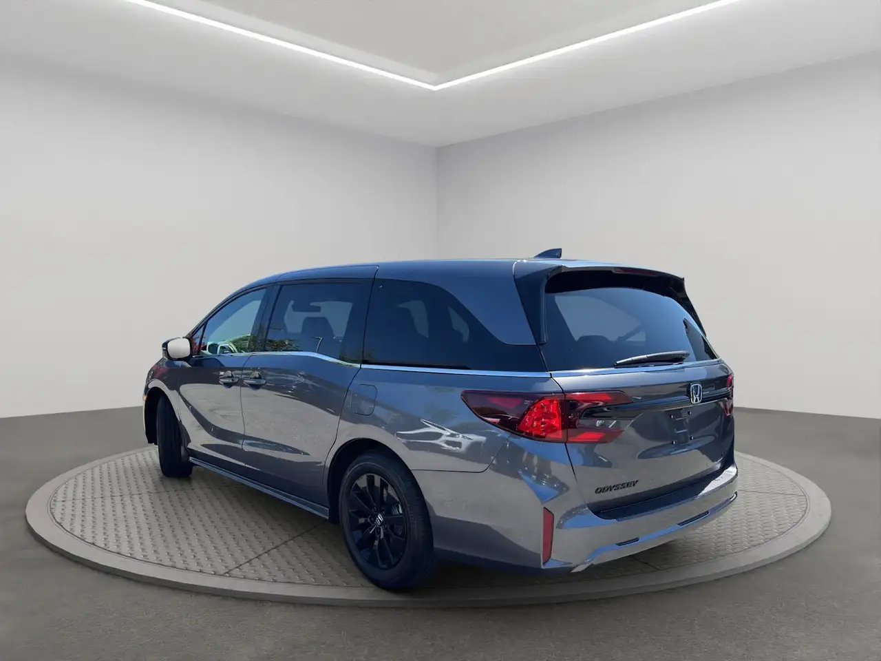 Honda Odyssey снимка Honda Odyssey