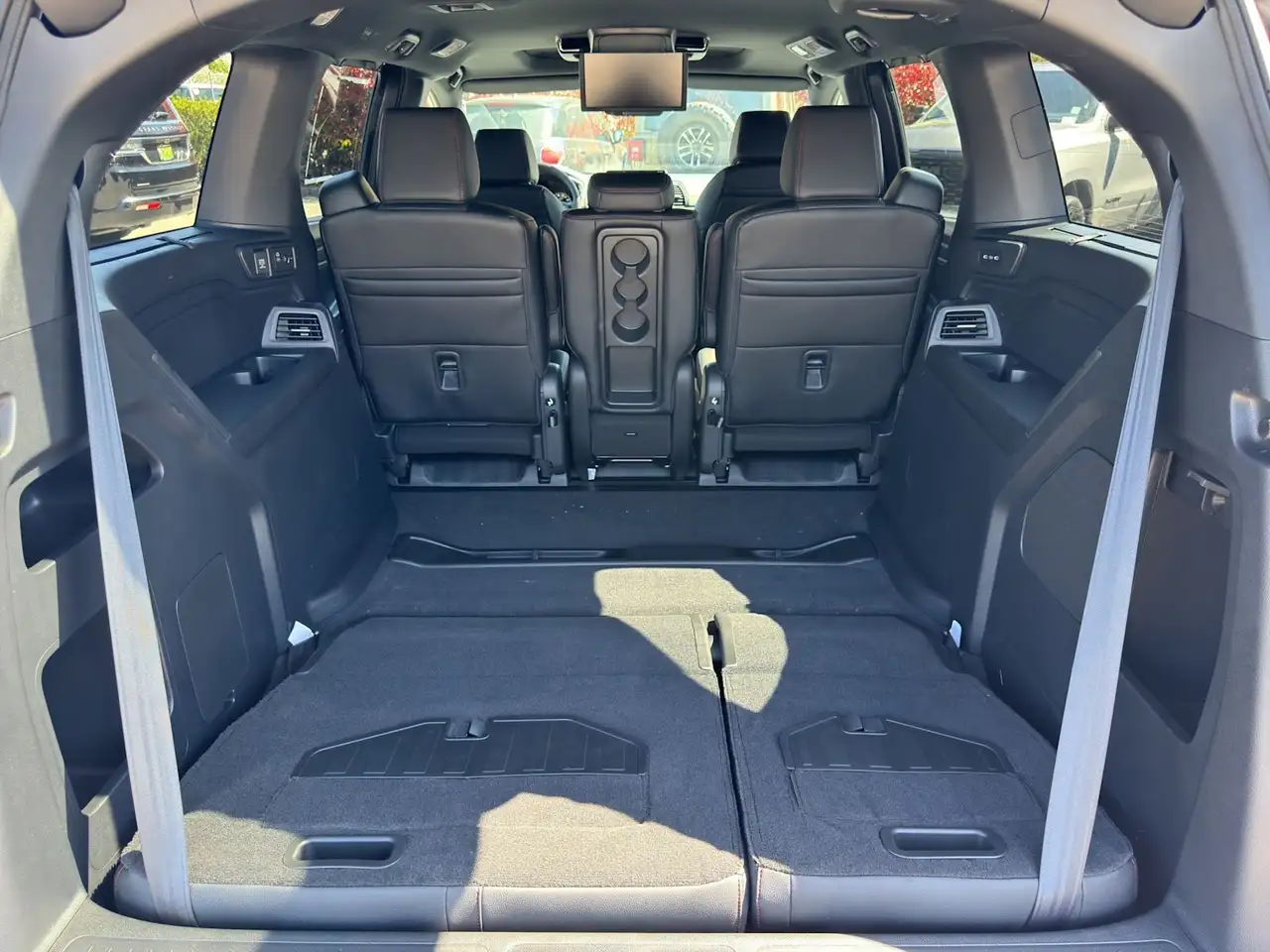 Honda Odyssey снимка Honda Odyssey