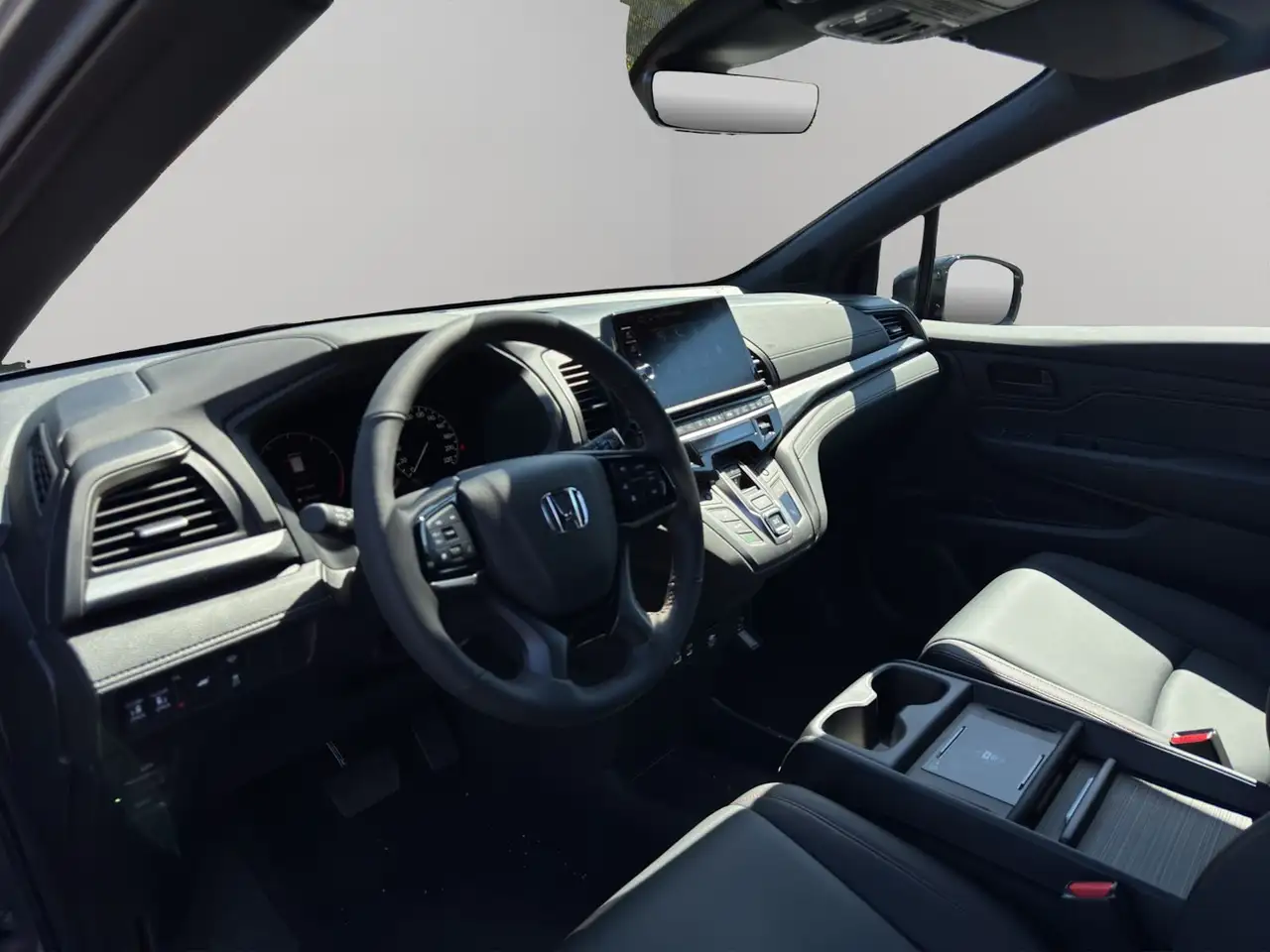 Honda Odyssey снимка Honda Odyssey