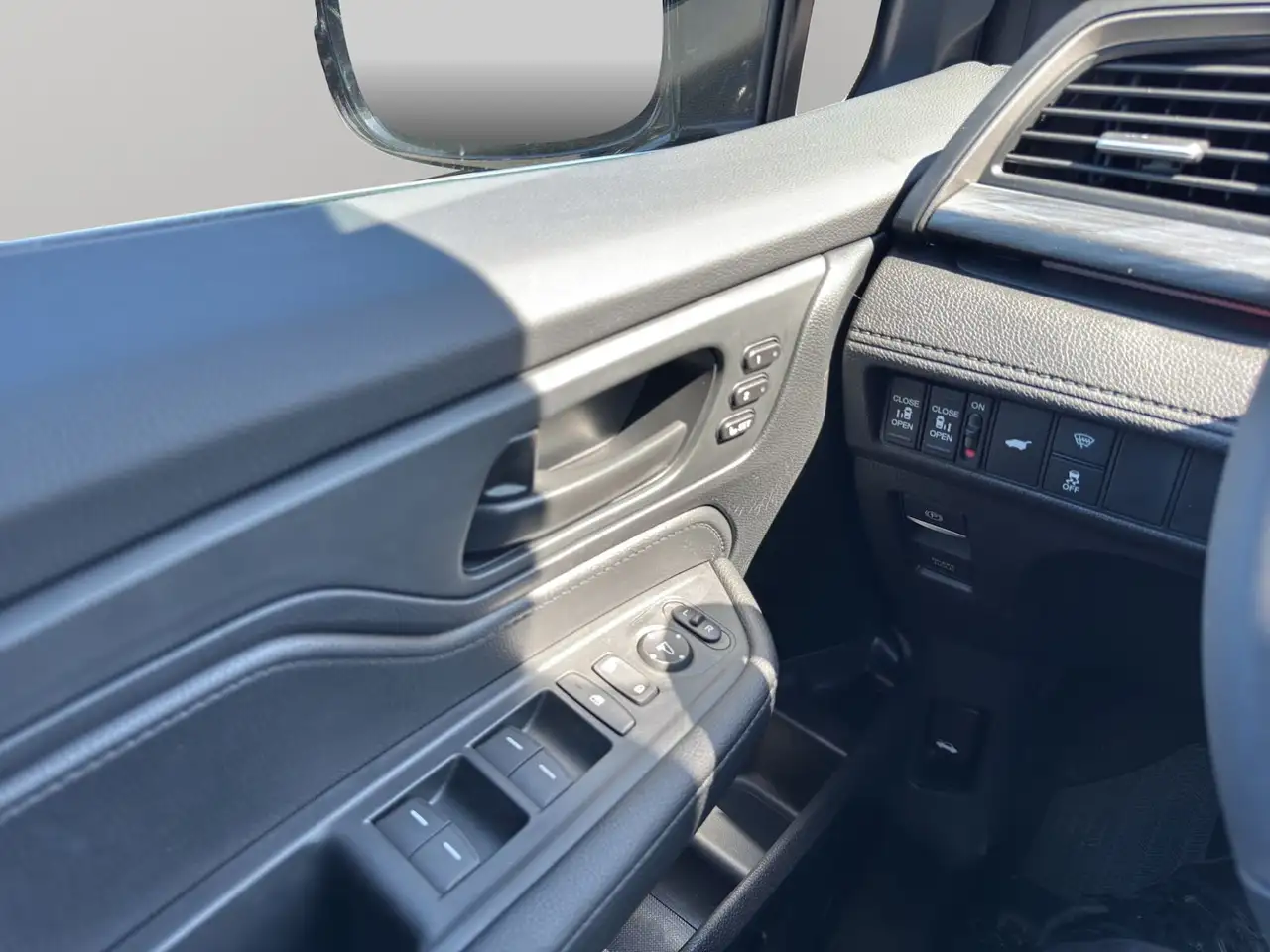 Honda Odyssey снимка Honda Odyssey