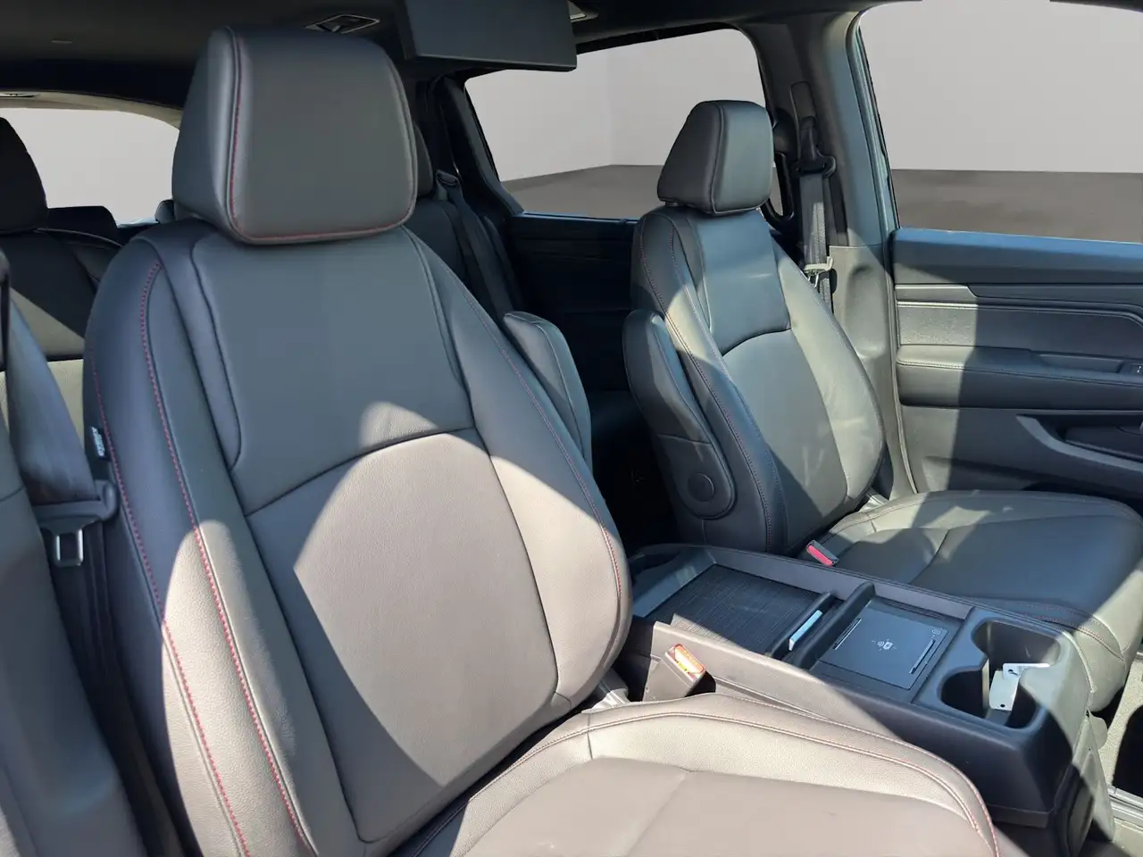 Honda Odyssey снимка Honda Odyssey