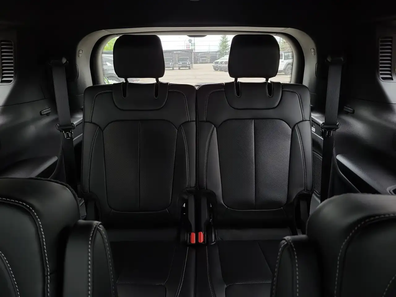 Jeep Grand Cherokee photo Jeep Grand Cherokee