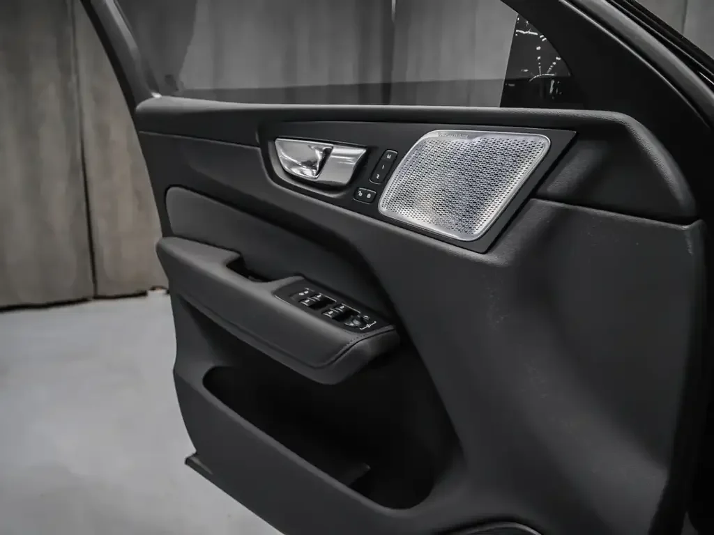 Volvo XC60 снимка Volvo XC60