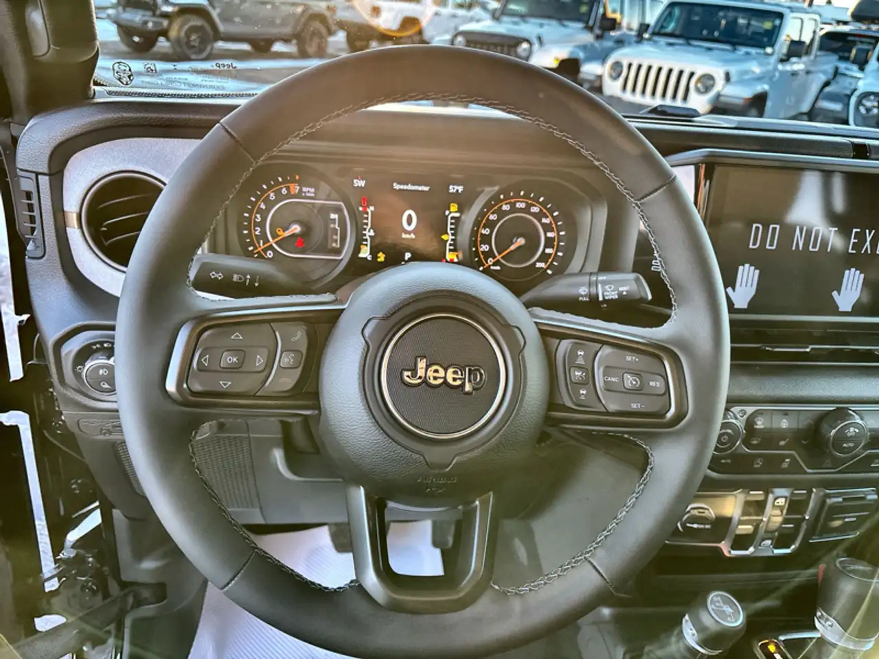 Jeep Gladiator photo Jeep Gladiator