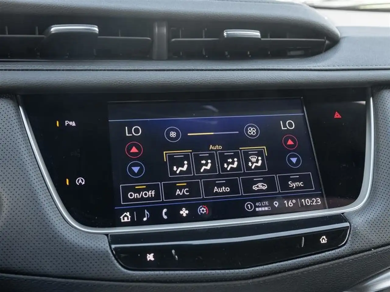 Cadillac XT5 photo Cadillac XT5