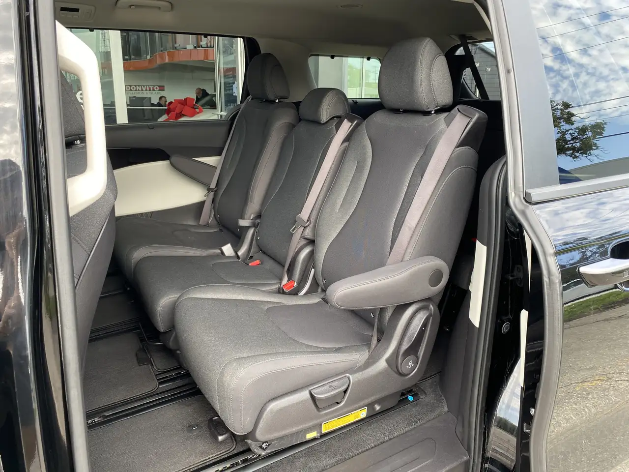 Kia Carnival photo Kia Carnival