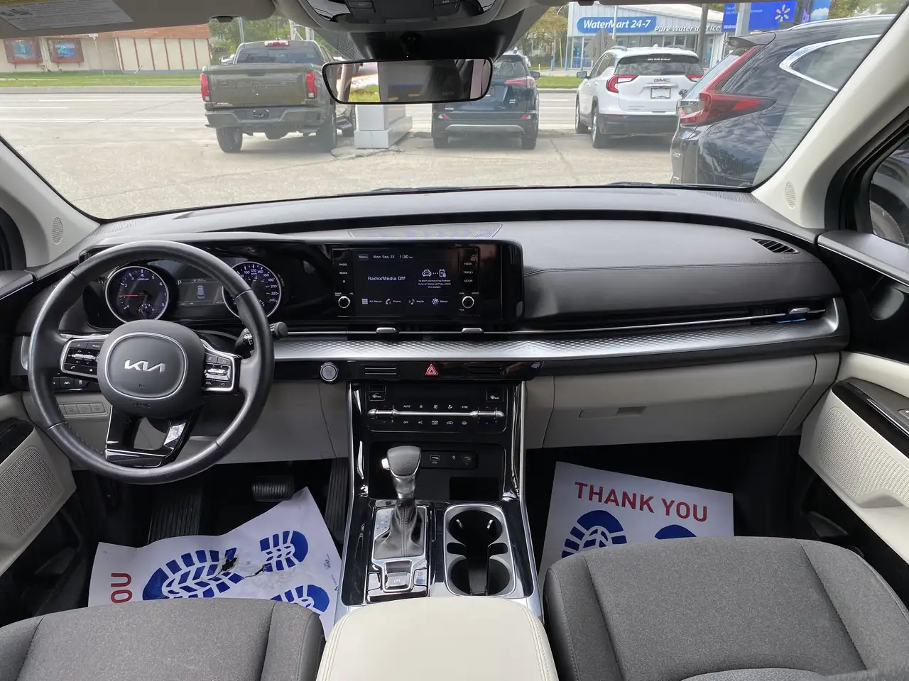 Kia Carnival photo Kia Carnival