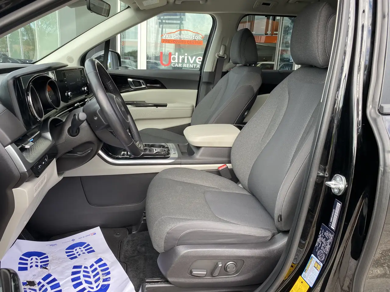 Kia Carnival photo Kia Carnival