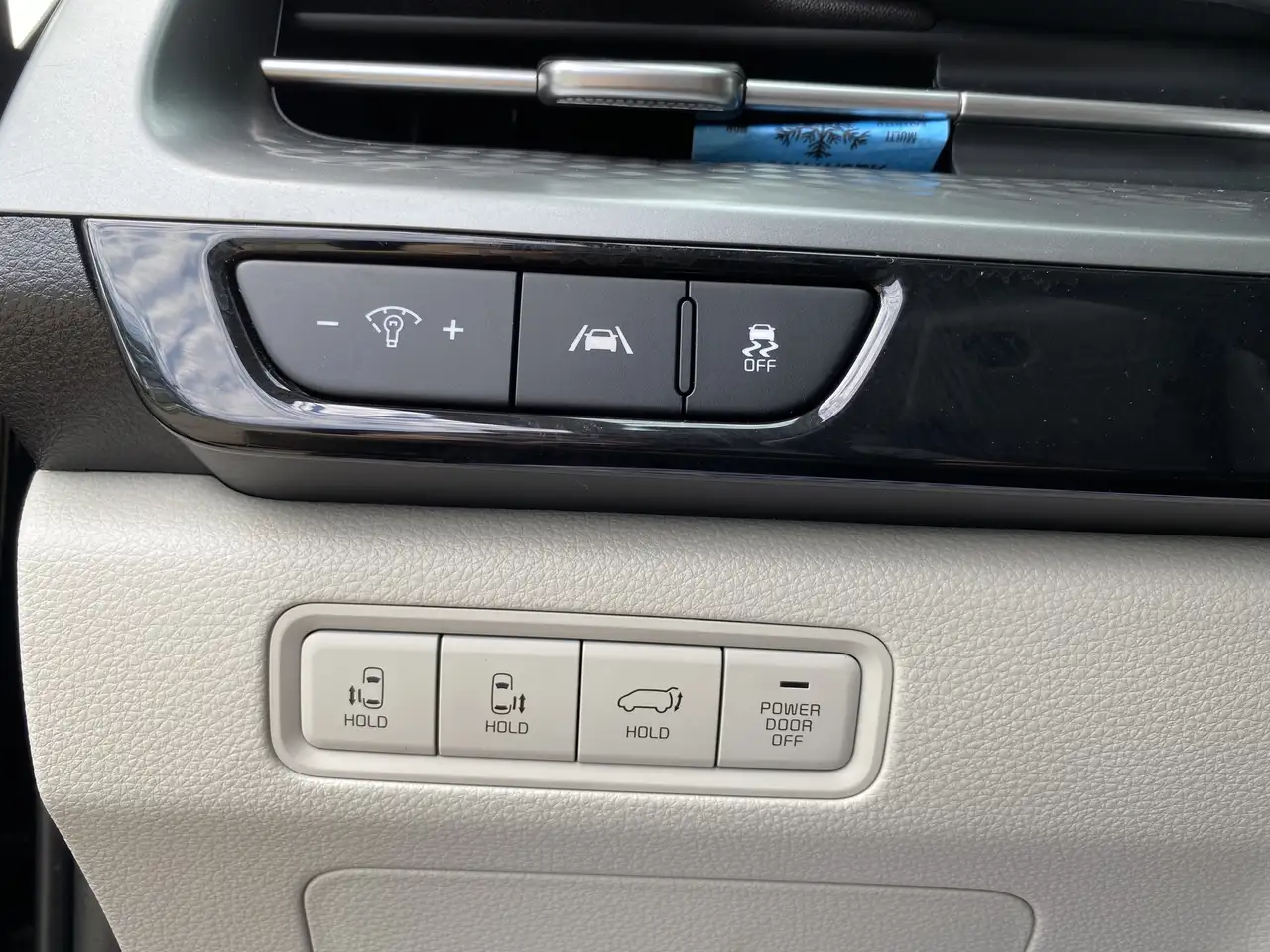 Kia Carnival photo Kia Carnival