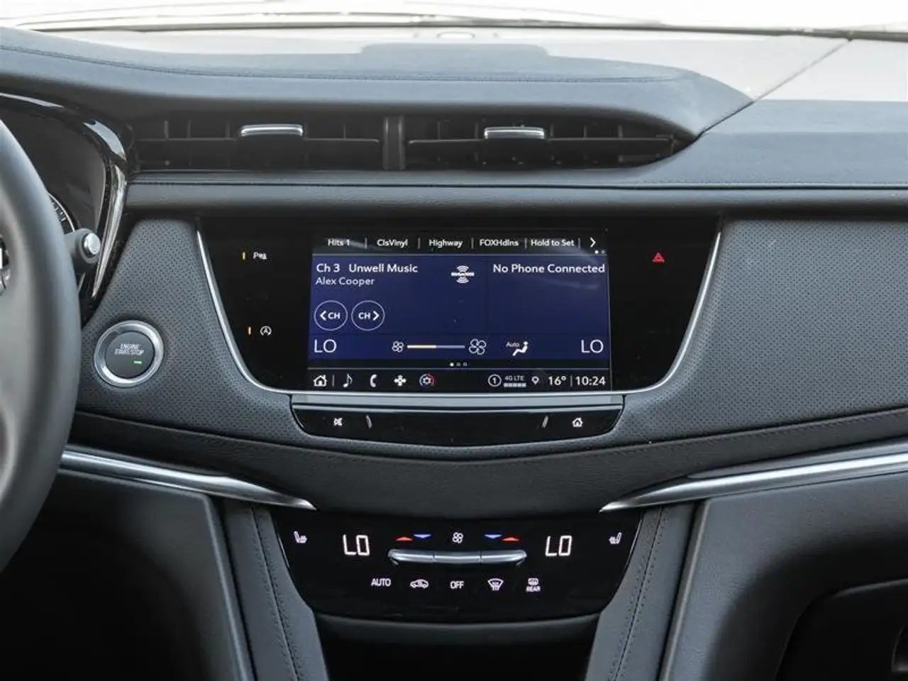 Cadillac XT5 photo Cadillac XT5