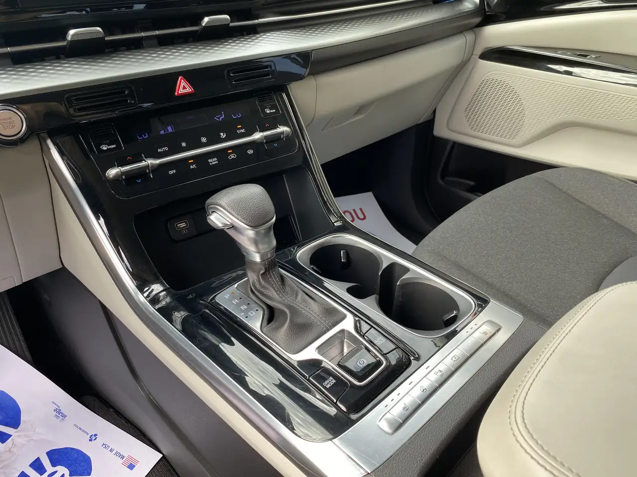 Kia Carnival photo Kia Carnival