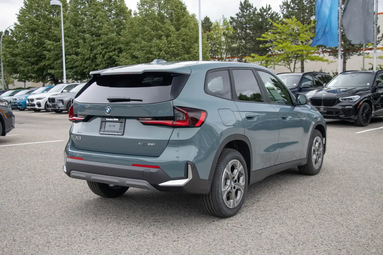 BMW X1 photo BMW X1