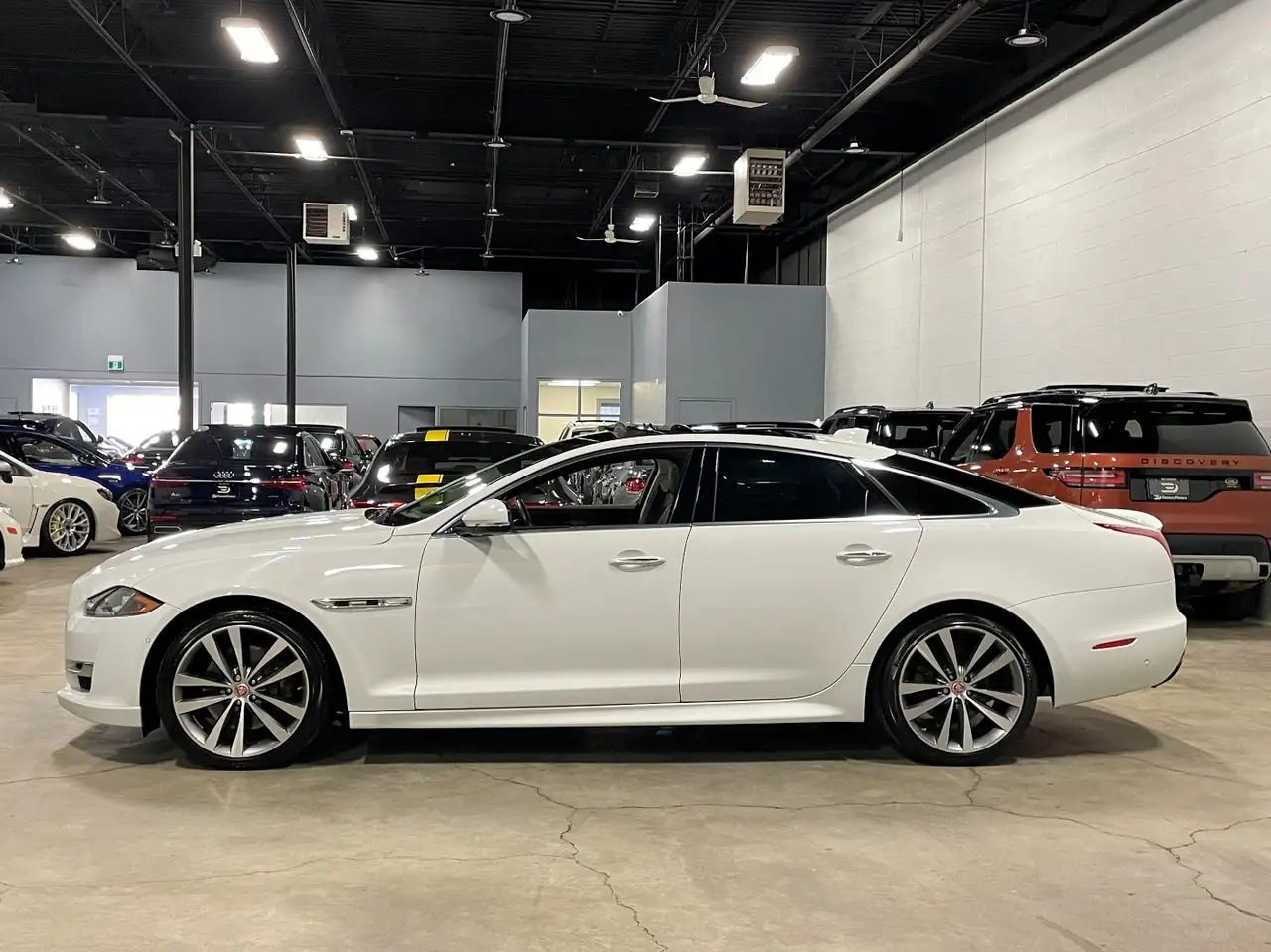 Jaguar XJ снимка Jaguar XJ