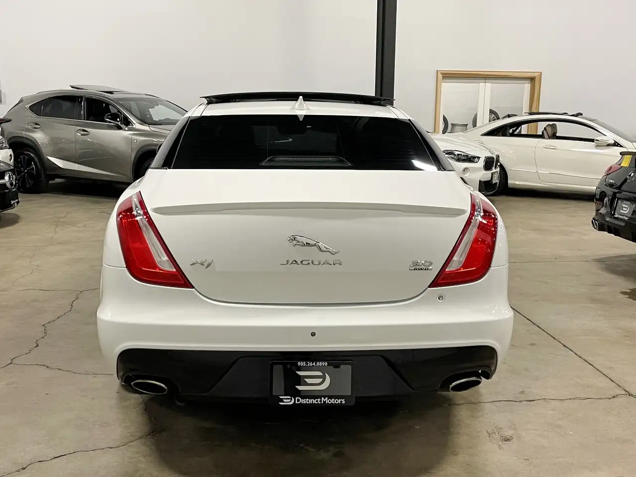 Jaguar XJ снимка Jaguar XJ