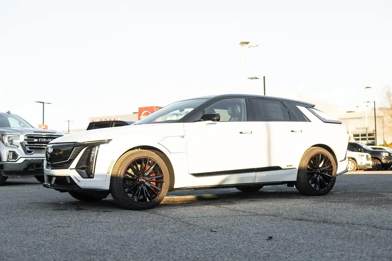 Cadillac Lyriq снимка Cadillac Lyriq