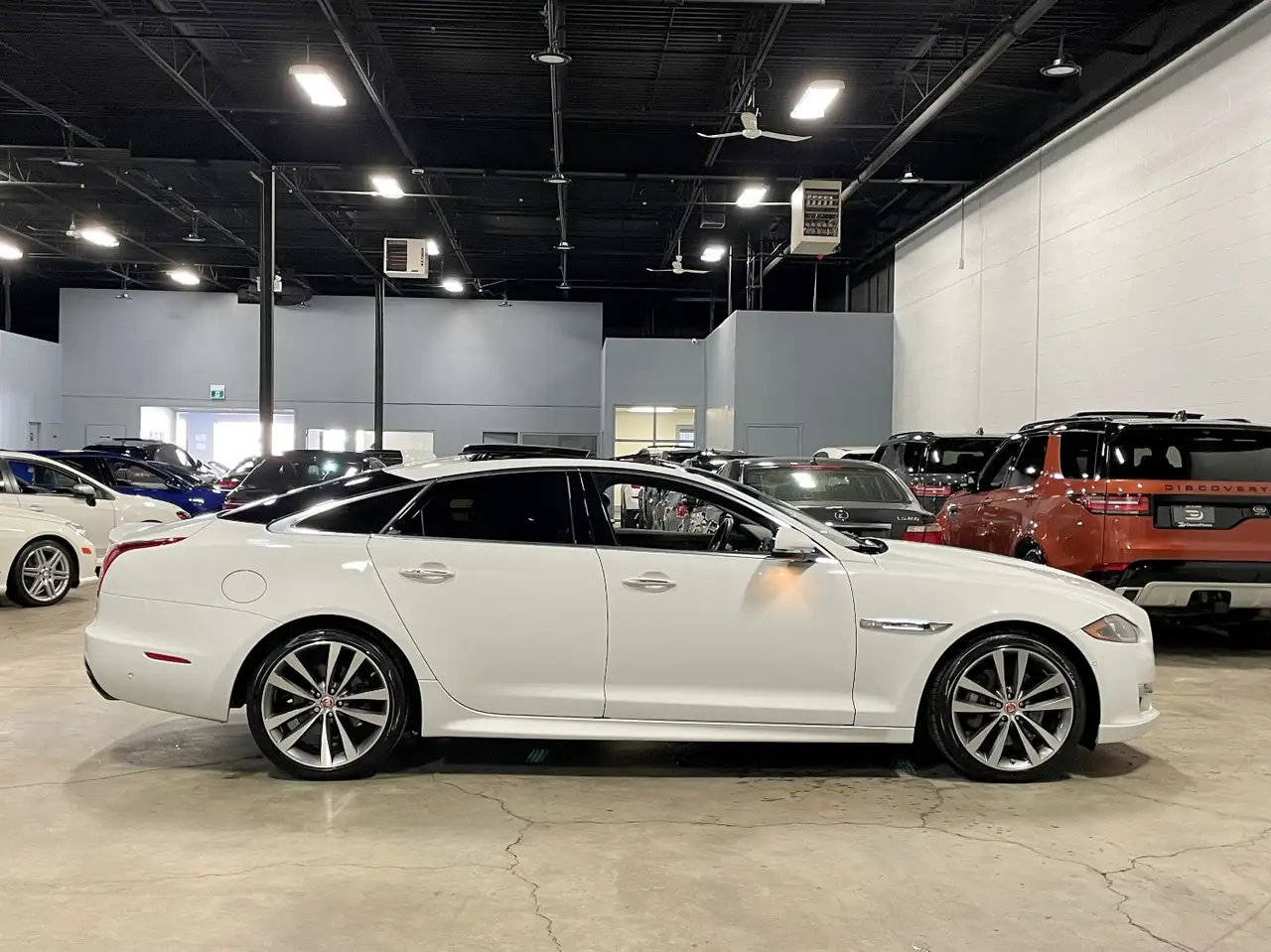 Jaguar XJ снимка Jaguar XJ