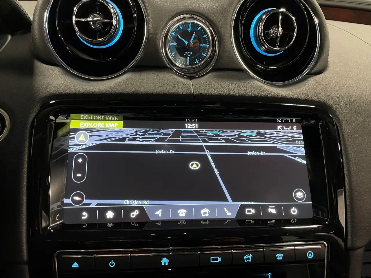 Jaguar XJ снимка Jaguar XJ