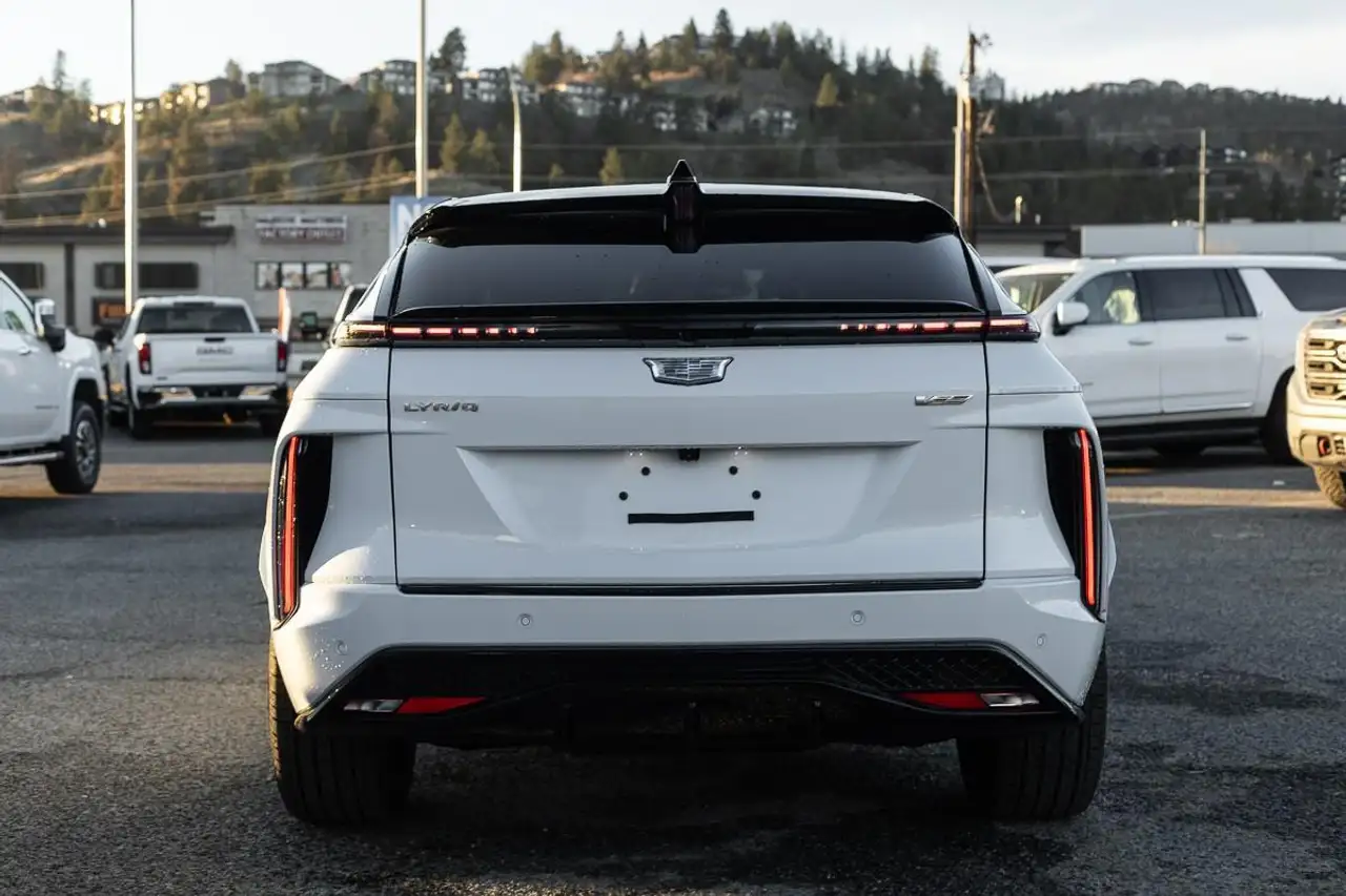 Cadillac Lyriq снимка Cadillac Lyriq