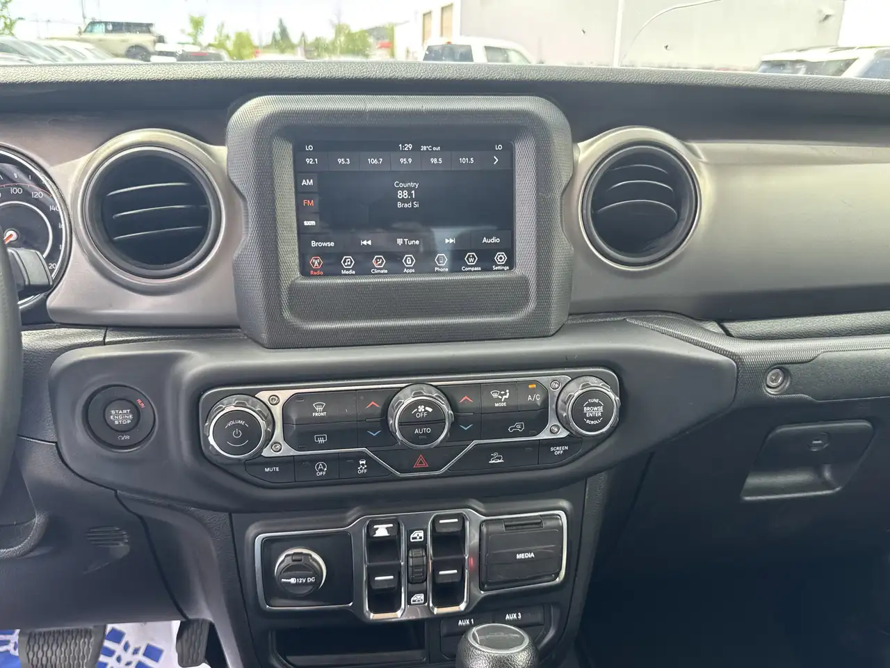Jeep Gladiator photo Jeep Gladiator