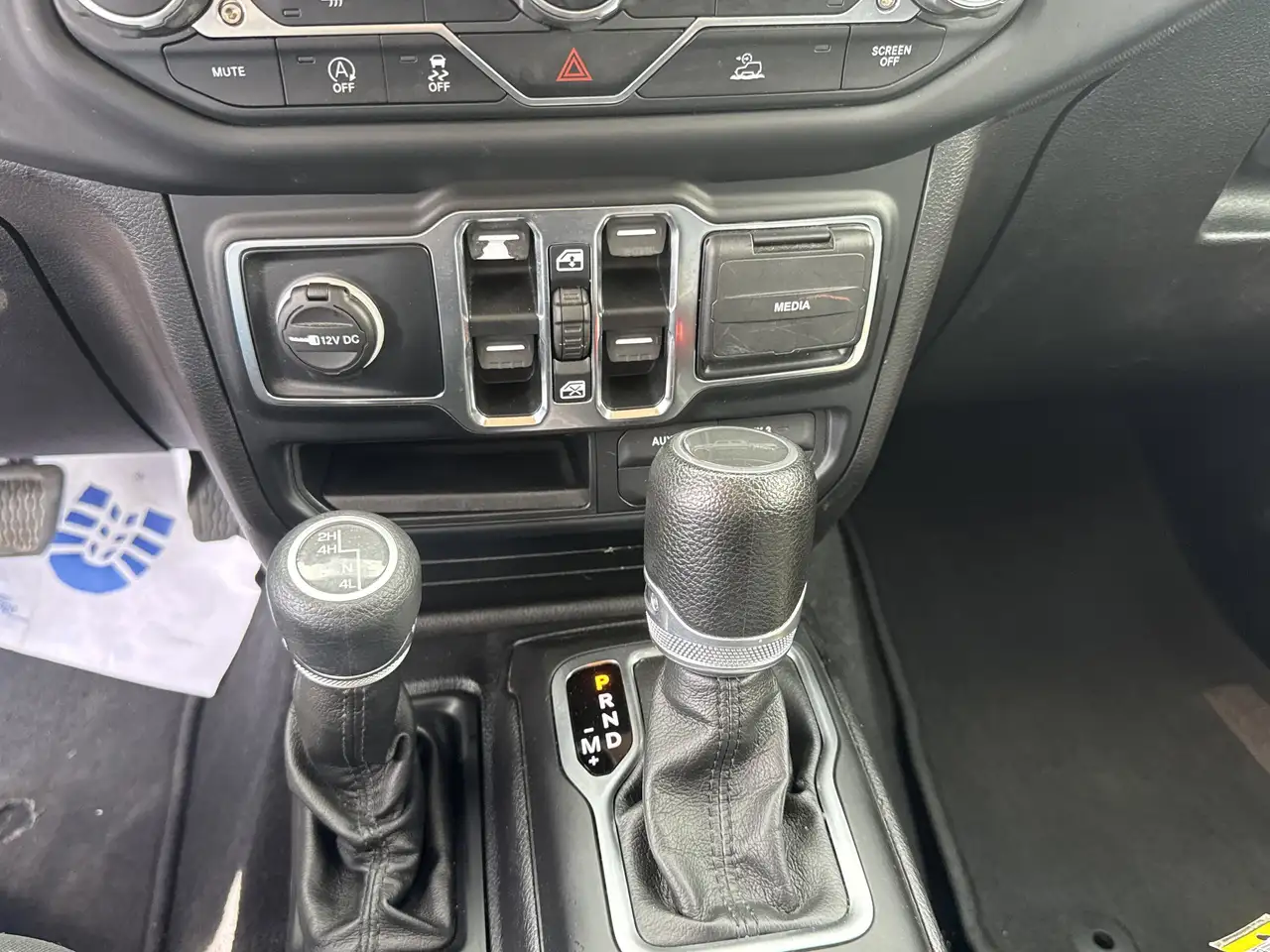 Jeep Gladiator photo Jeep Gladiator